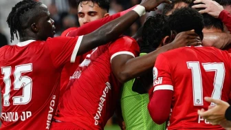 Beşiktaş, Başakşehir’i İkinci Yarıda Yıktı!