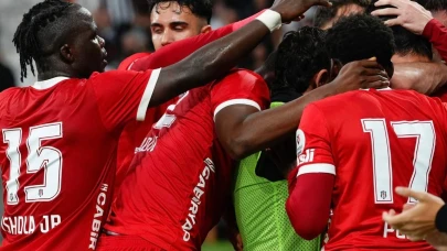 Beşiktaş, Başakşehir’i İkinci Yarıda Yıktı!
