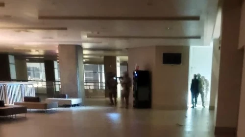 Kızını Vurmak İsteyen Silahlı Baba Hastanede Yakalandı