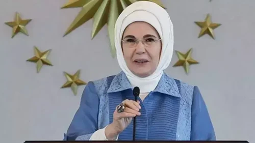 Emine Erdoğan’dan 29 Ekim Mesajı: “Cumhuriyetimizin İkinci Yüzyılını Yeni Başarılarla Taçlandırıyoruz”