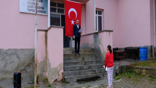 Konya'da Tek Öğrencili Okulda Cumhuriyet Bayramı