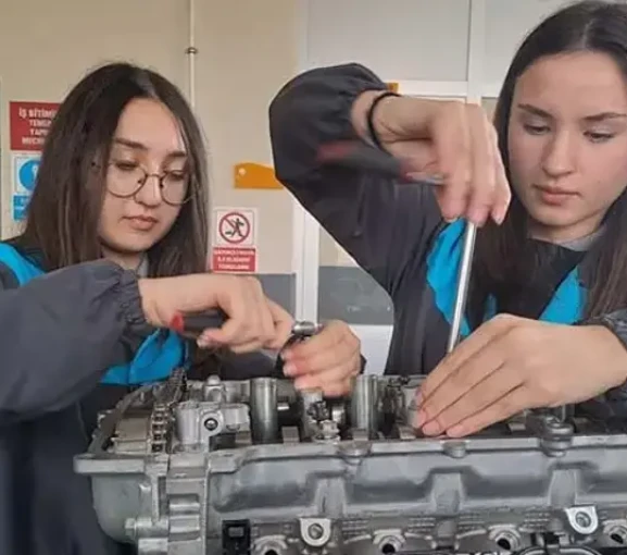 Mesleki Eğitimde Sanayi İş Birliği Modeli Tüm Yurtta Genişletiliyor