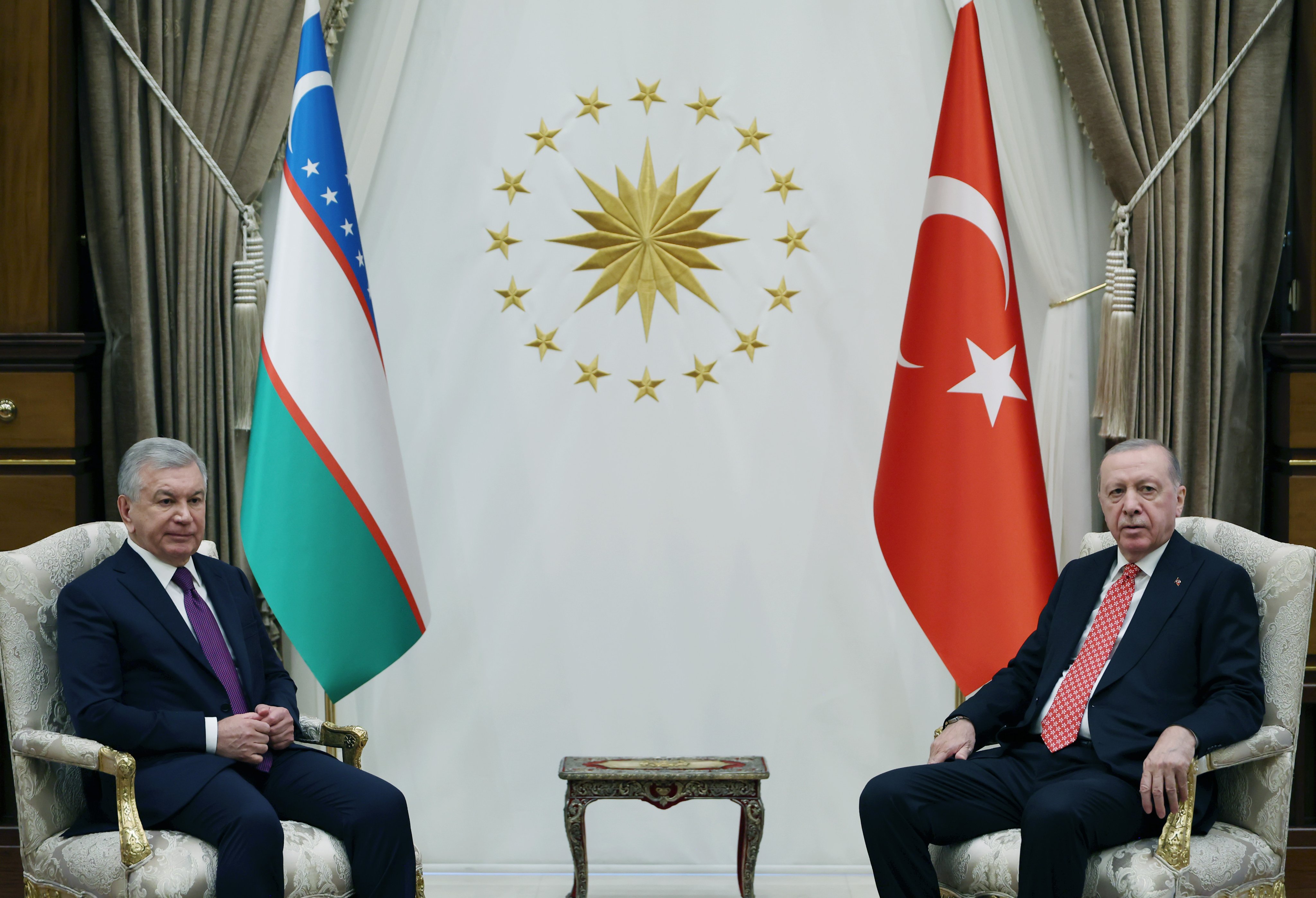 turkiye-ile-ozbekistan-arasinda-5-anlasma-imzalandi