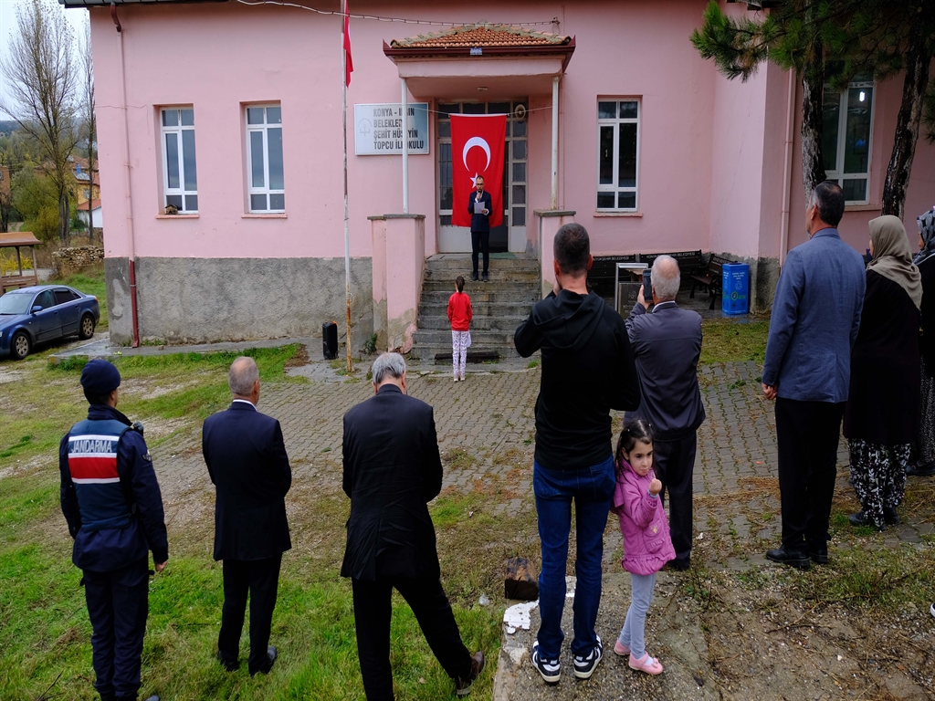 1580263-y6kownpm.jpg